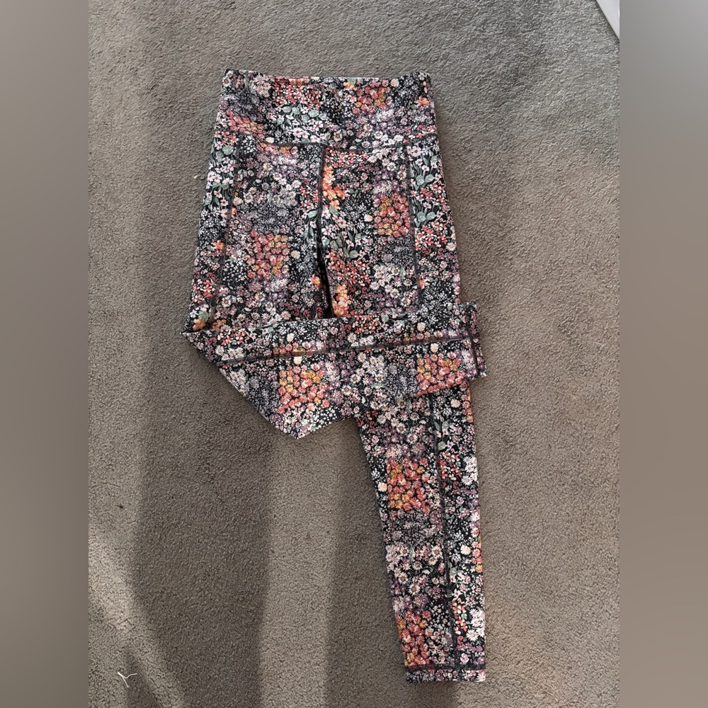 AE like new everything pocket leggings